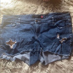TORRID JEAN SHORTS